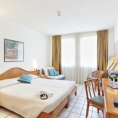 Hotel Yacht Club 마르시아나마리나 외부 사진