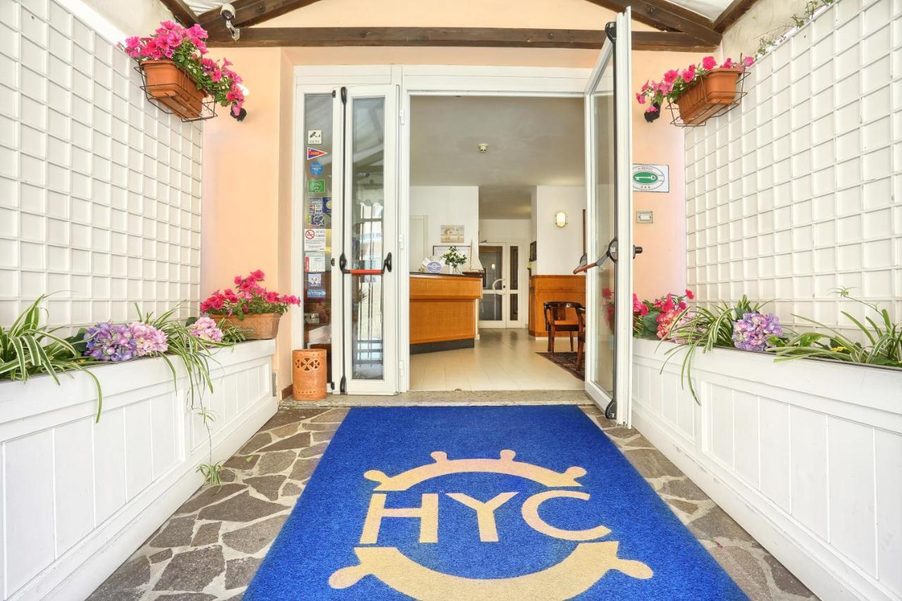 Hotel Yacht Club 마르시아나마리나 외부 사진