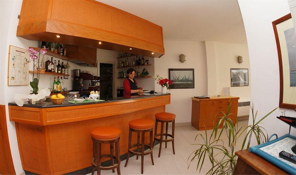 Hotel Yacht Club 마르시아나마리나 외부 사진